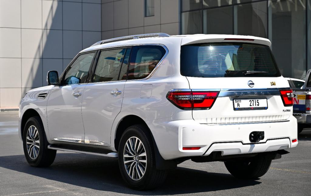 Weiß Nissan Platin patrouillieren 2021